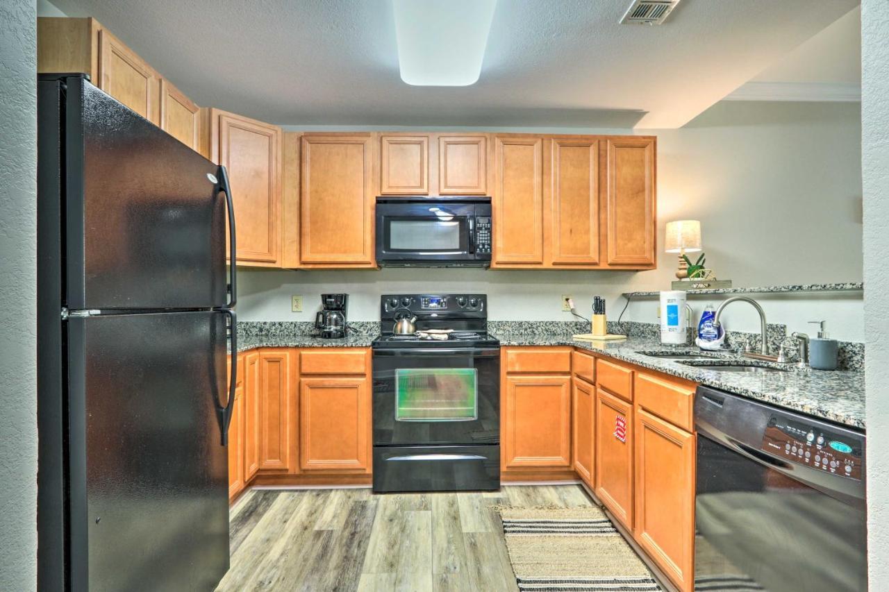 Downtown Pigeon Forge Condo With Pool Access! Exterior photo