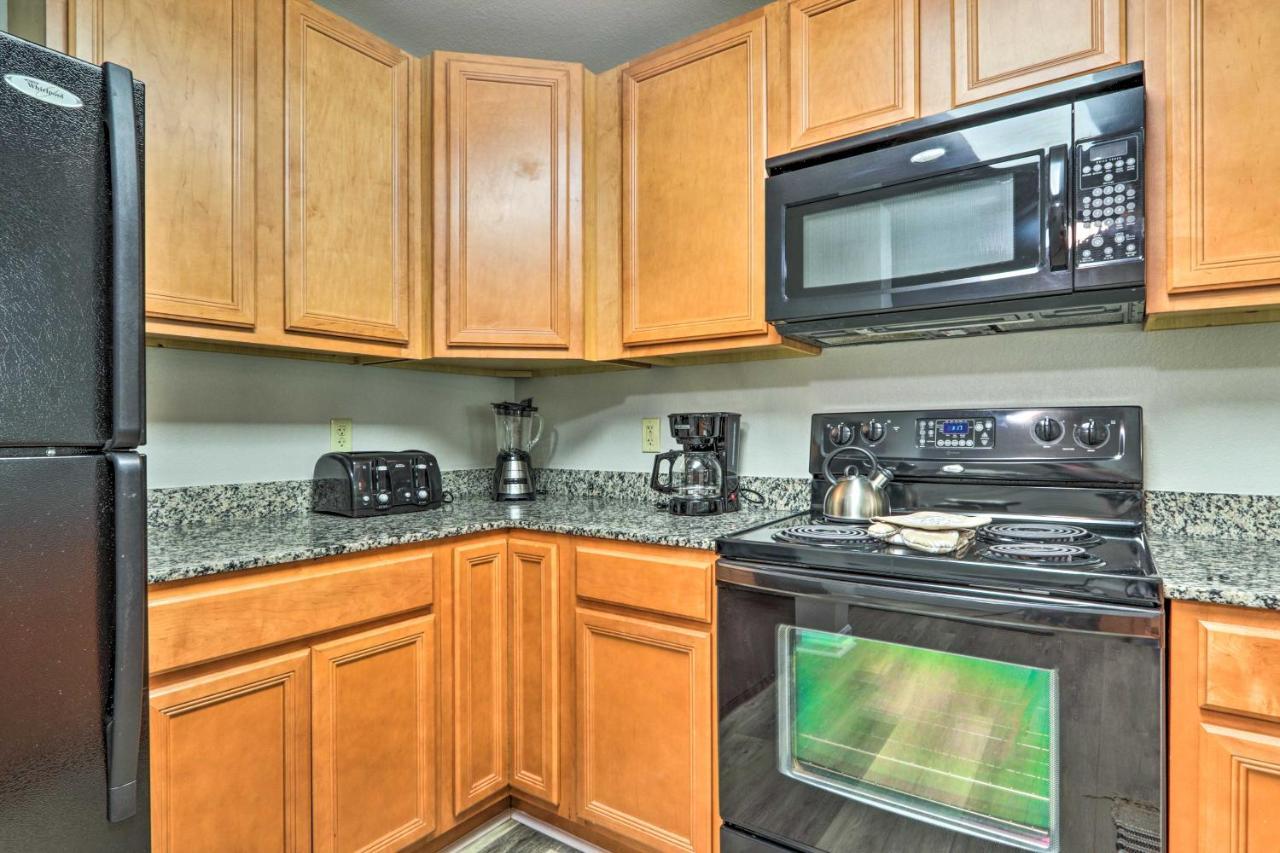 Downtown Pigeon Forge Condo With Pool Access! Exterior photo