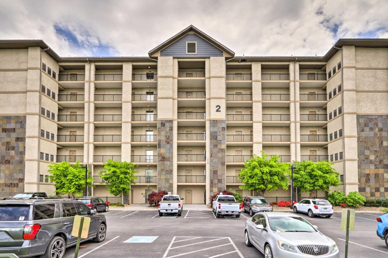 Downtown Pigeon Forge Condo With Pool Access! Exterior photo